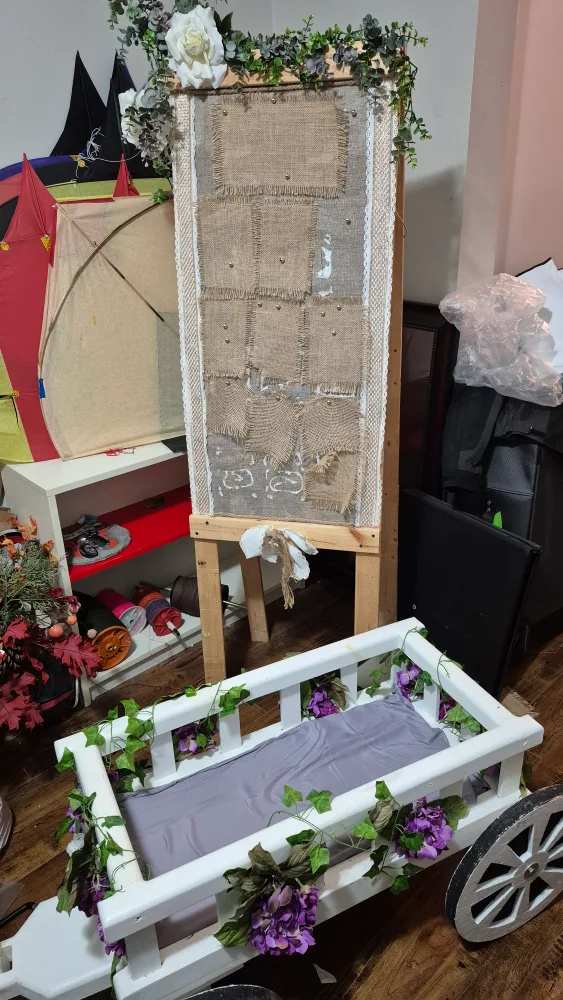 White Wooden Wagon with Guest Name Board image indicator(5)