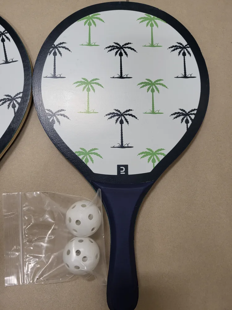 Decathlon Palm Tree Paddle Beach Ball Set with 2 balls image indicator(3)