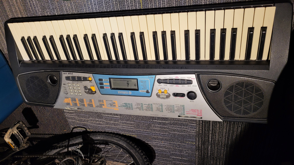 Yamaha PSR-170 Portable Keyboard