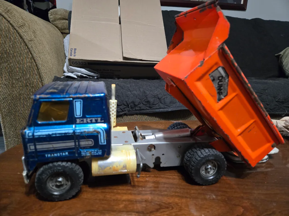 Vintage ERTL Transtar Dump Truck Toy image indicator(2)