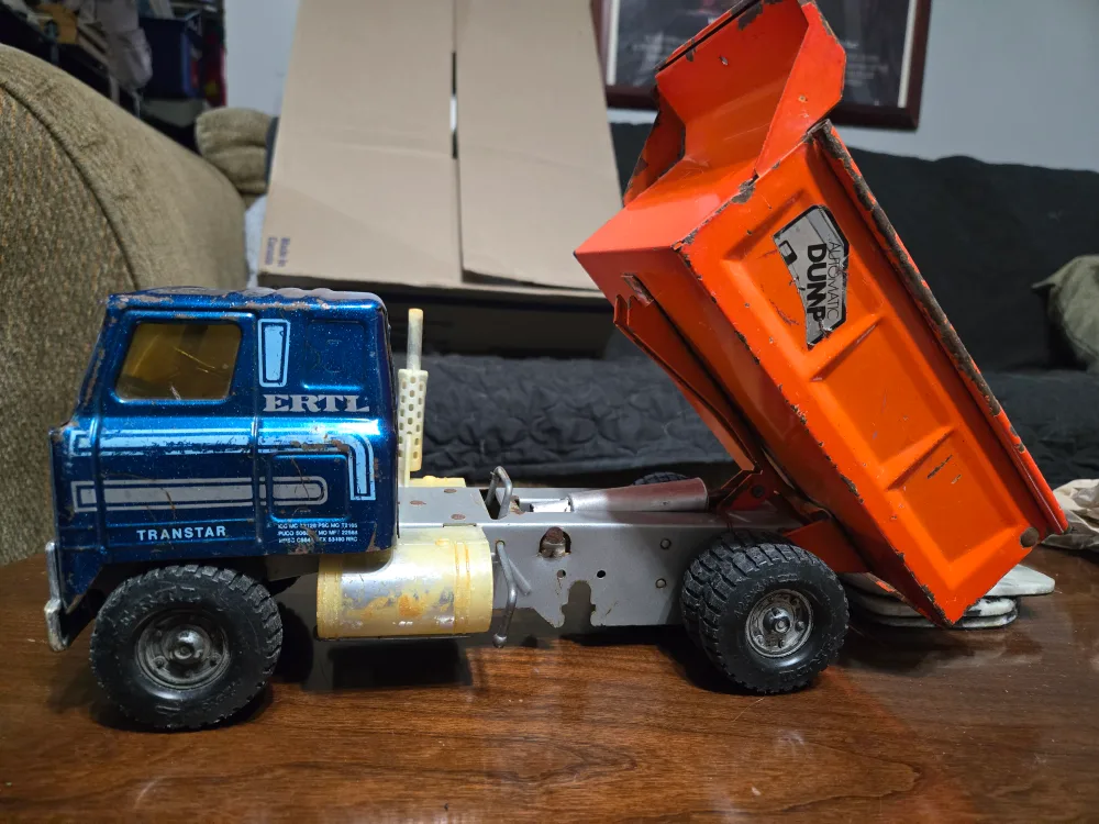 Vintage ERTL Transtar Dump Truck Toy image indicator(3)