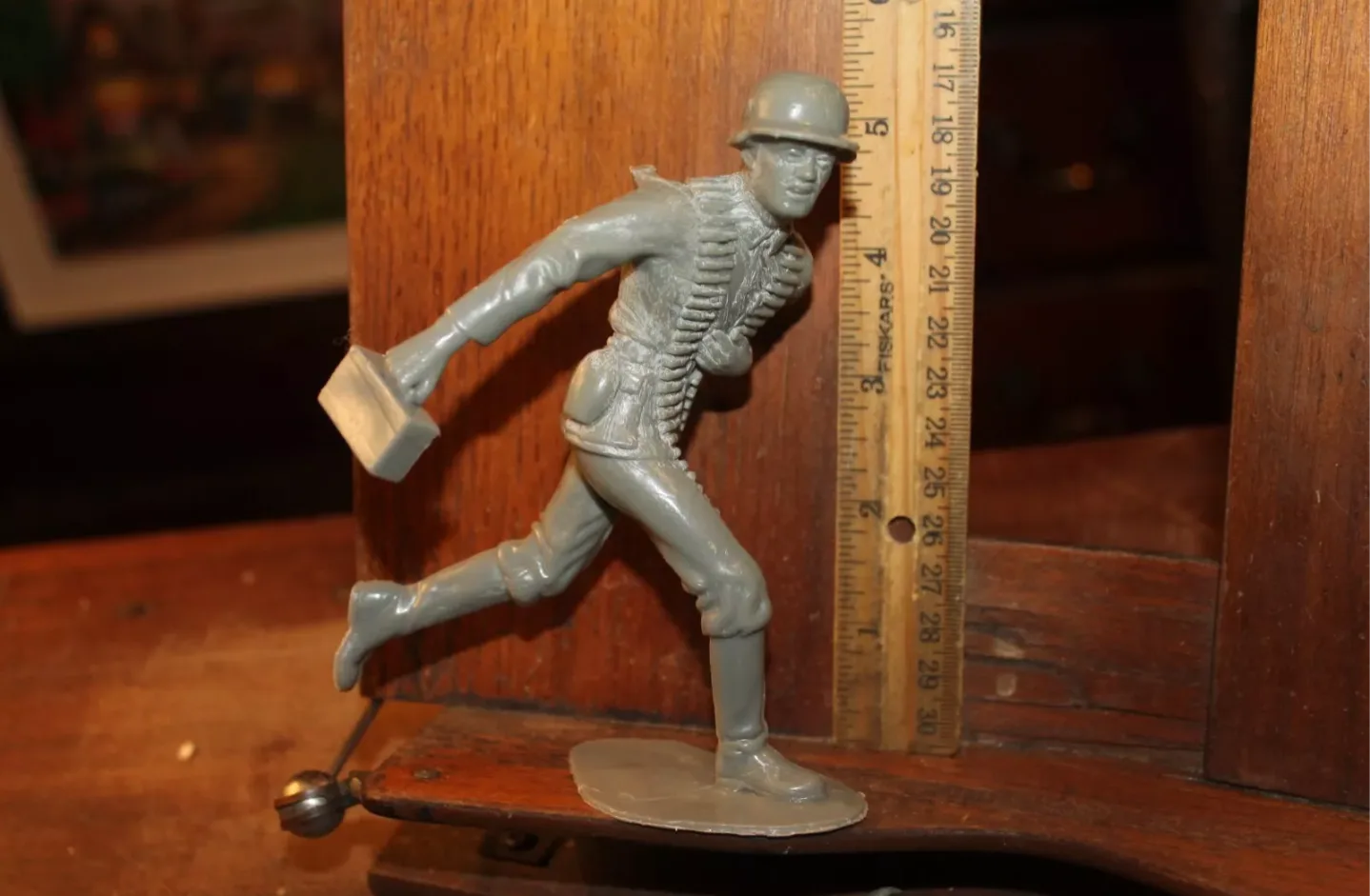 🥕Marx Vintage Gray Plastic Toy Soldiers - Lot of 7 image indicator(5)