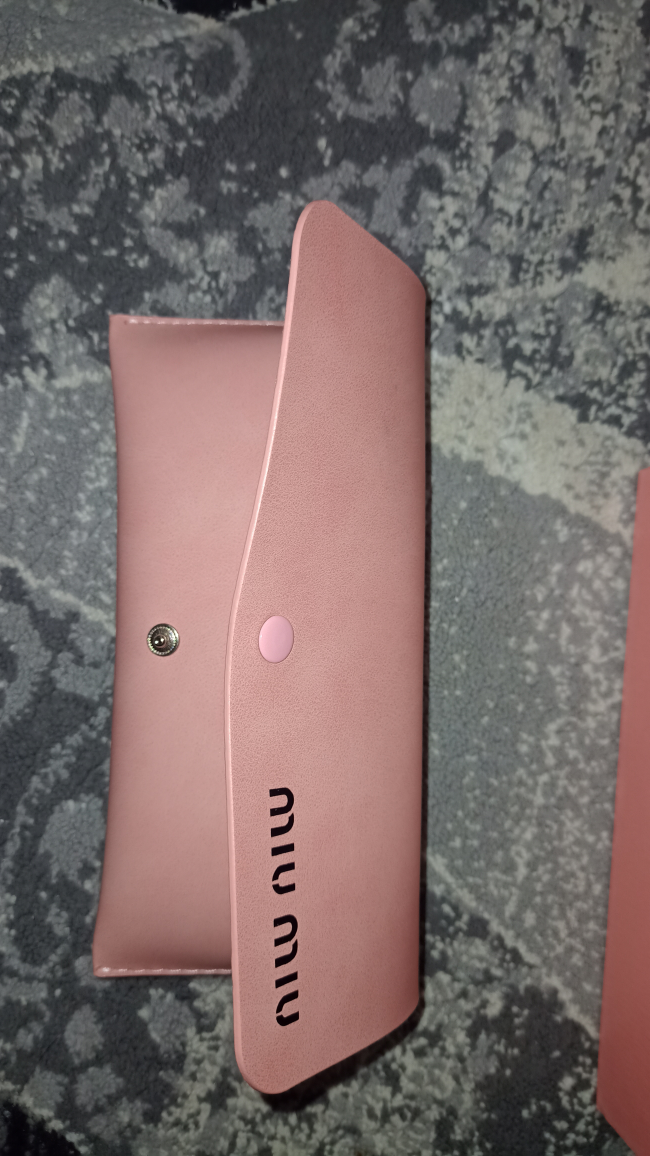 Miu Miu Sunglasses with Case and Cleaning Cloth - photo 5
