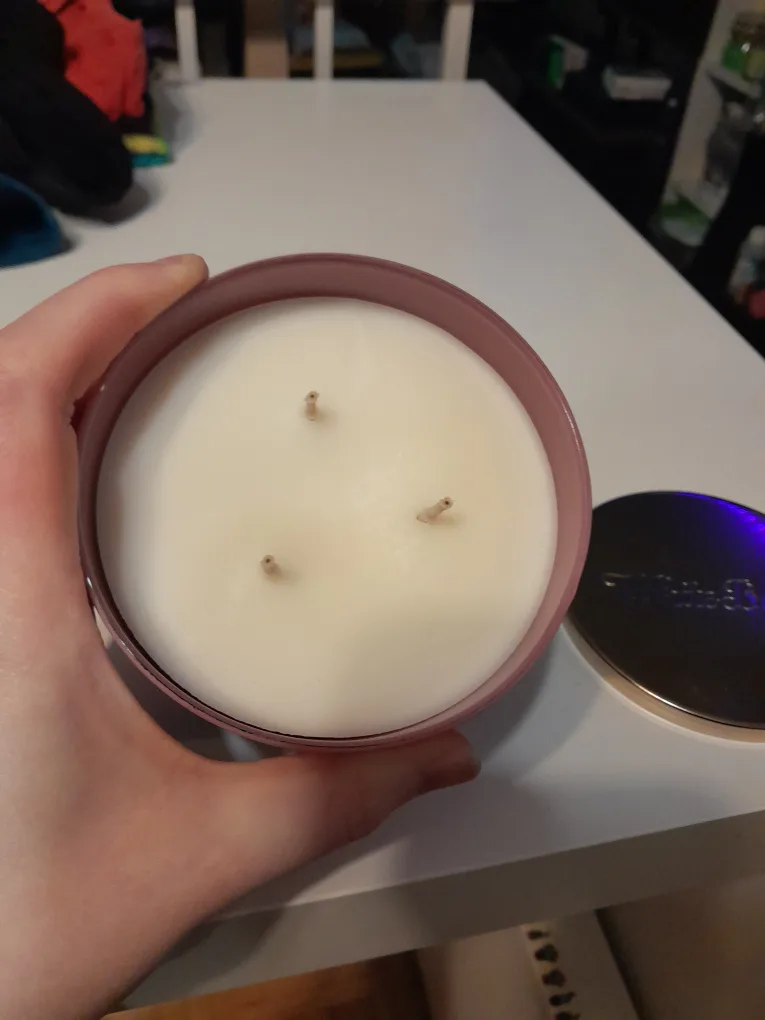 Bath & Body Works Rose Water & Ivy Scented Candle image indicator(2)