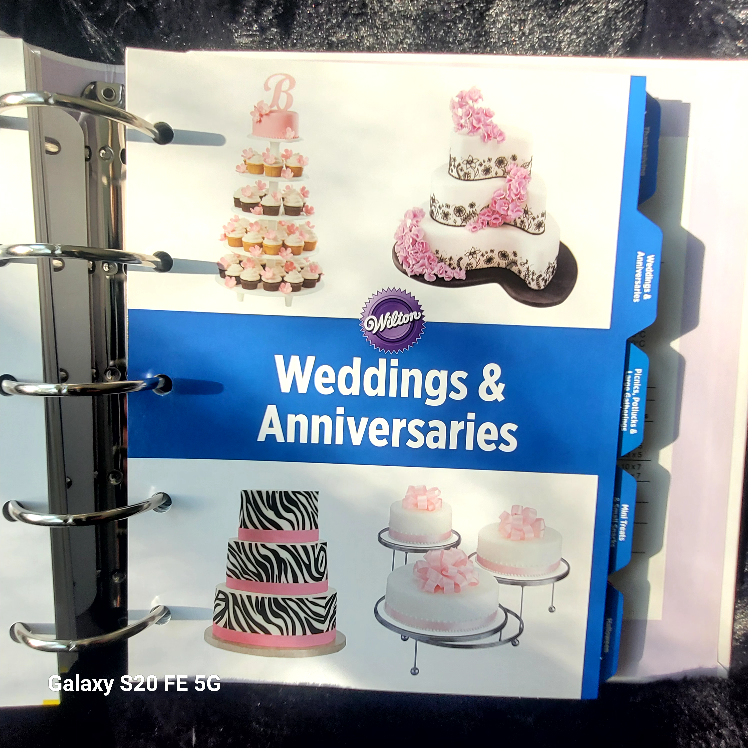 Wilton Ultimate Treat & Decorating Collection Binder - photo 4