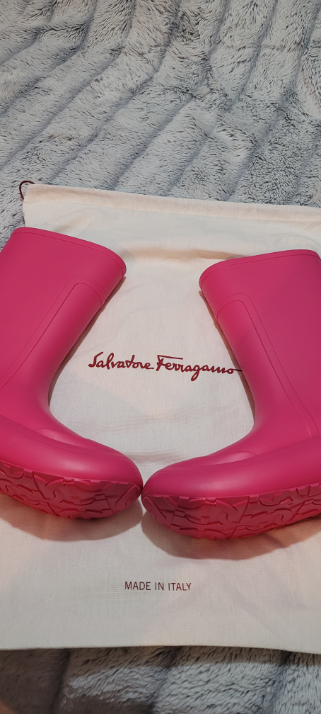 Salvatore Ferragamo Pink Rubber Rain Boots - Size 8