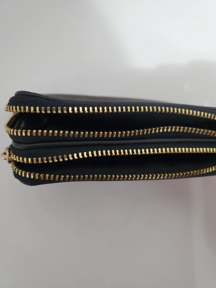 COACH Wallet image indicator(2)