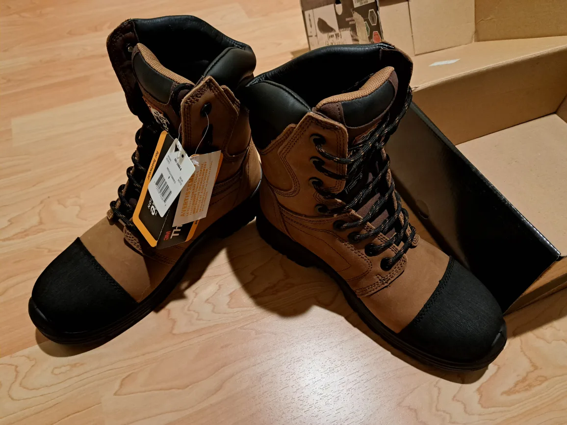 Brand new Kodiak Men's Brown Leather Work Boots - Size 9 image indicator(2)