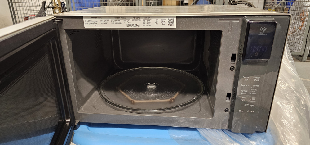 LG Microwave Oven - Stainless Steel - photo 5