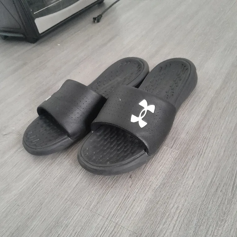Under Armour Men's Black Slides image indicator(2)