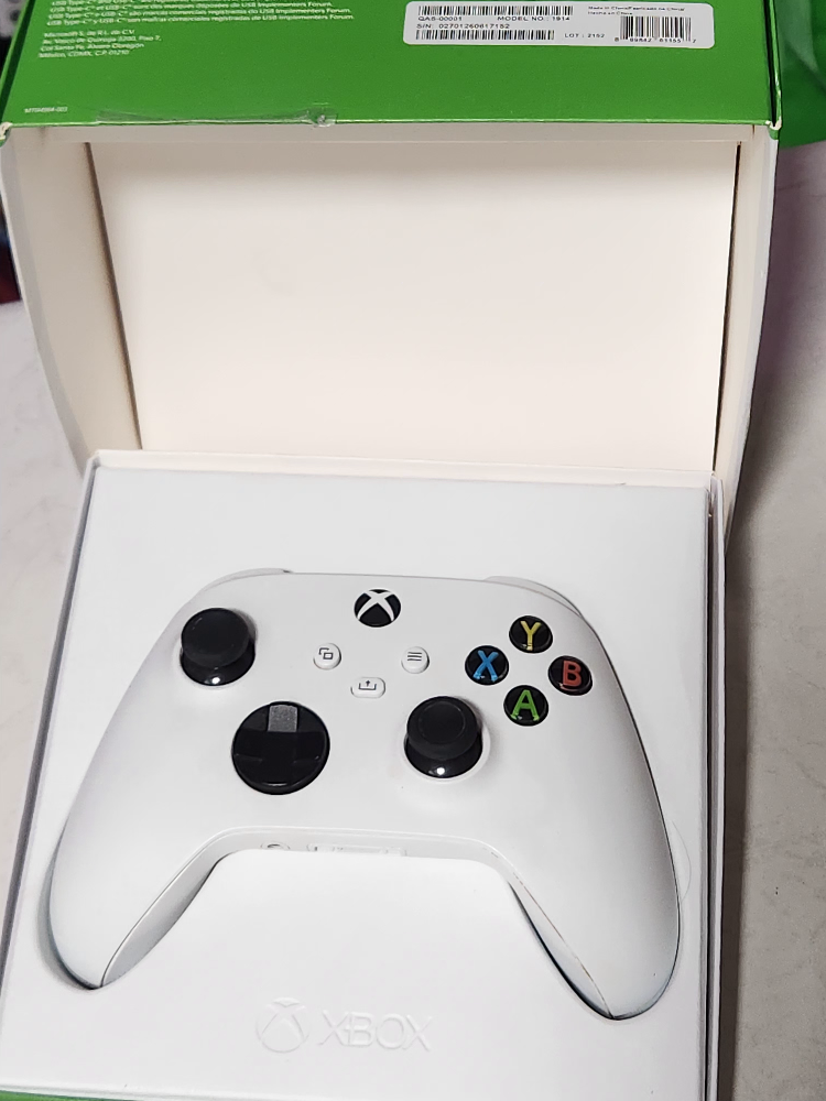 Xbox Wireless Controller - Robot White - photo 4