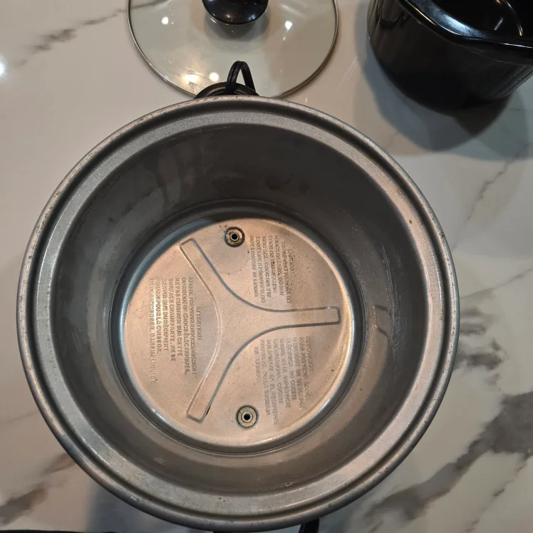 Crock-Pot 3-Quart Slow Cooker - Black & White Damask image indicator(3)