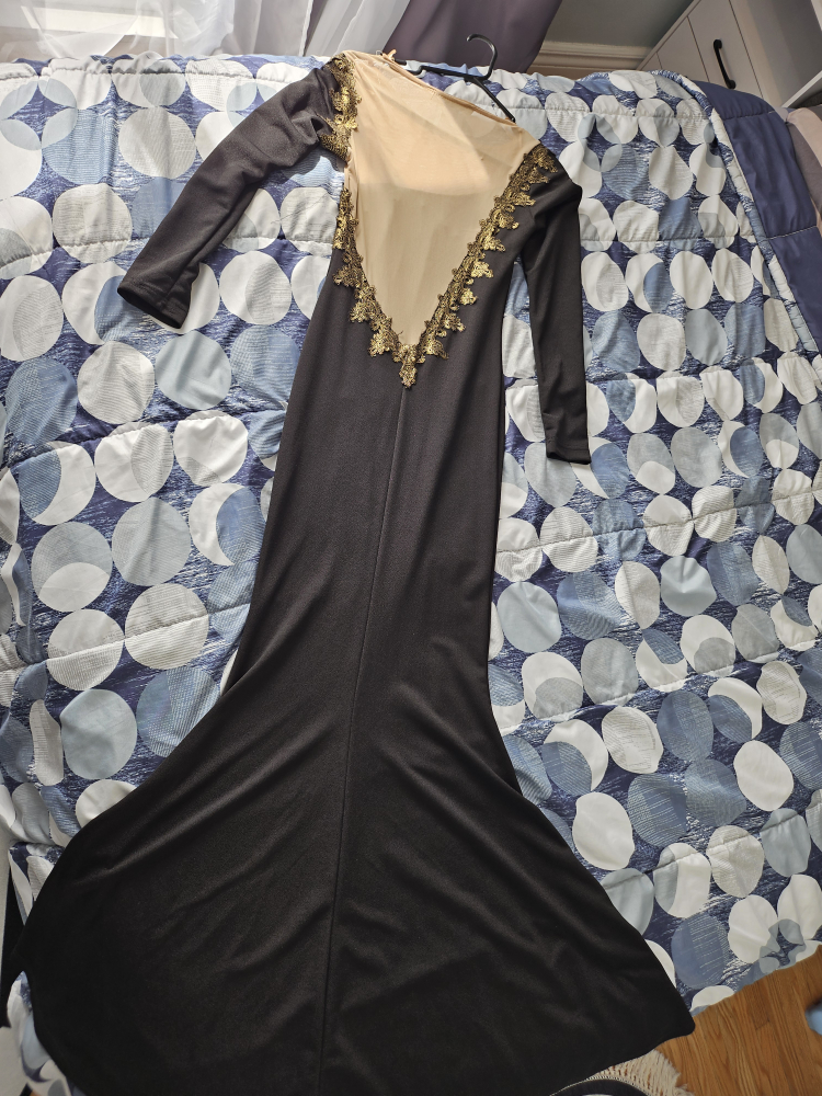 Elegant Black and Gold Evening Gown - photo 4