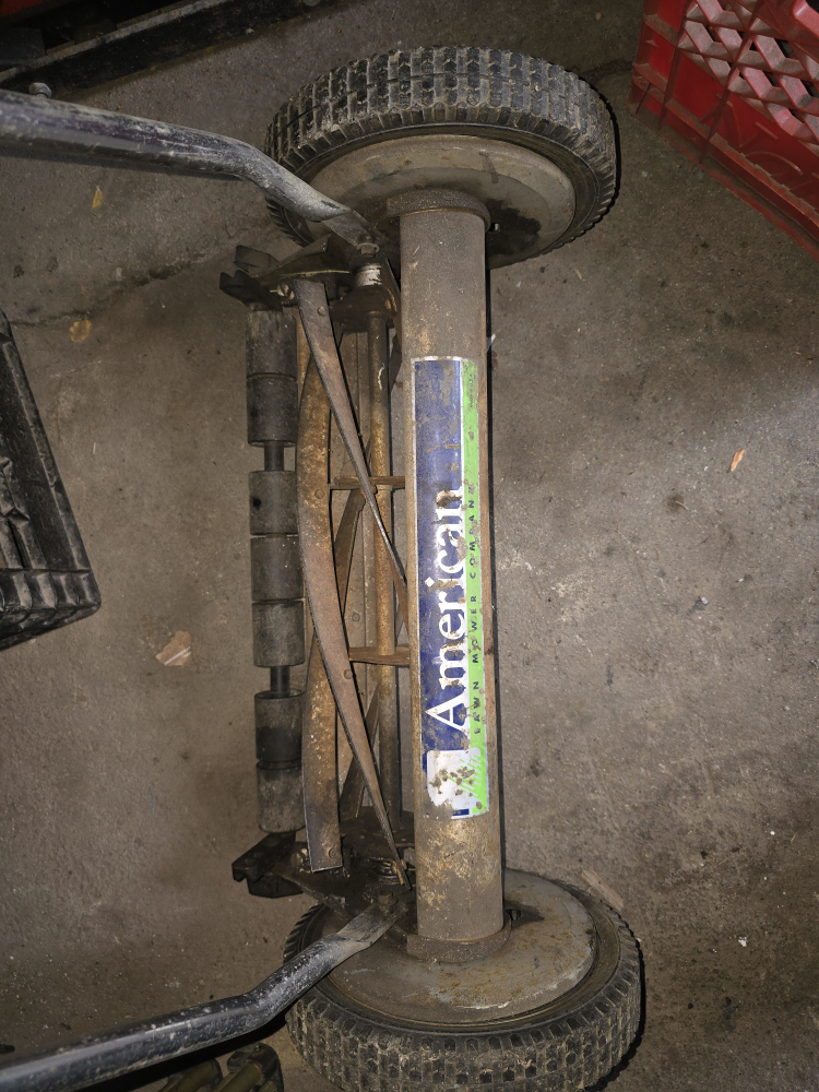 Vintage American Yard Products Push Reel Lawn Mower - photo 2