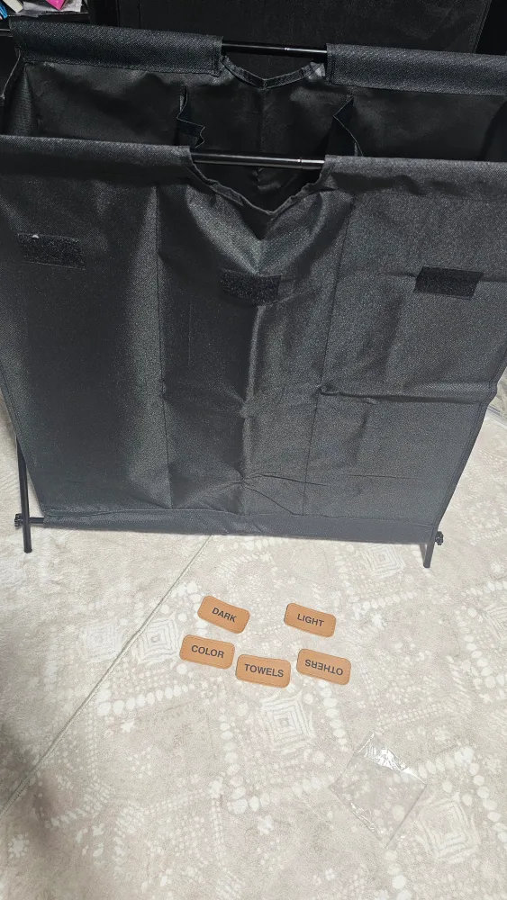 3-Section Foldable Laundry Hamper image indicator(3)