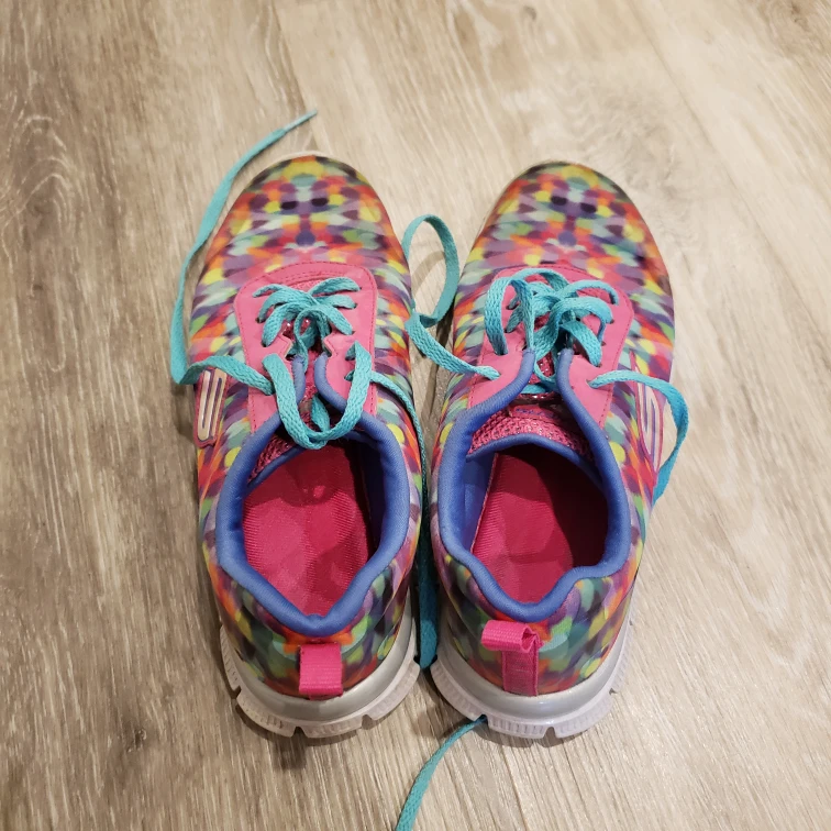 Skechers Girls' Size 1 memory foam - photo 2