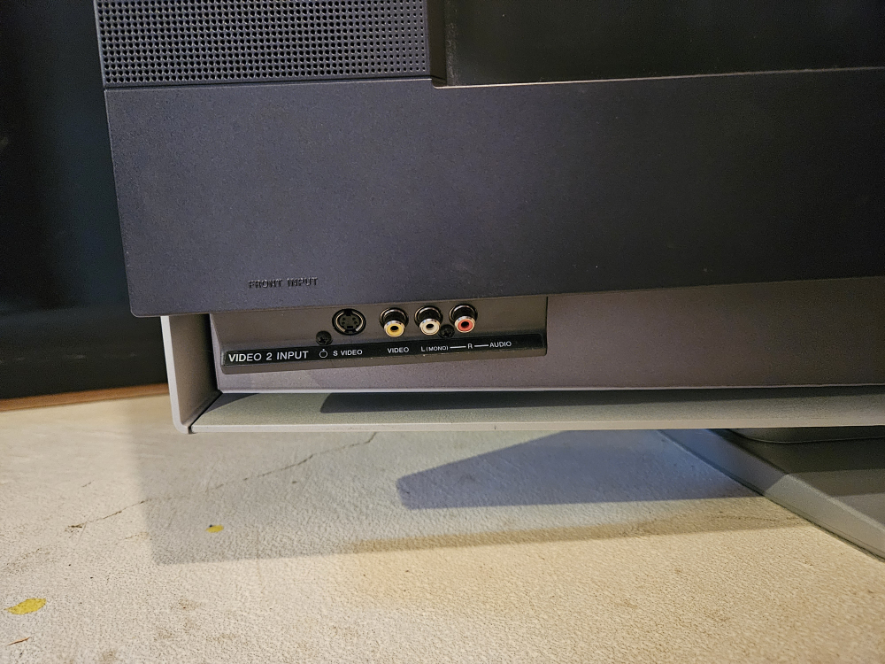 60" Sony hatchback TV (old type) for parts - photo 3