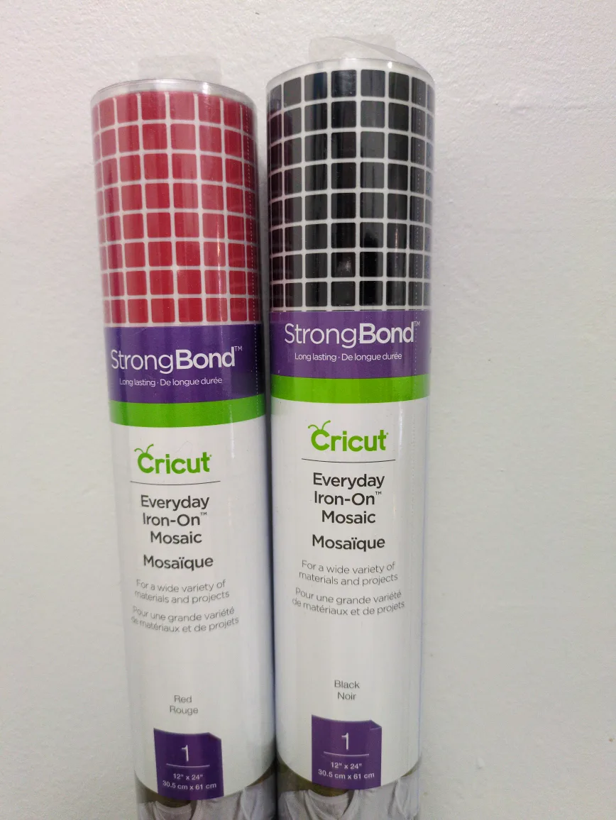 Cricut Everyday Iron-On  and Premium Vinyl Rolls image indicator(2)