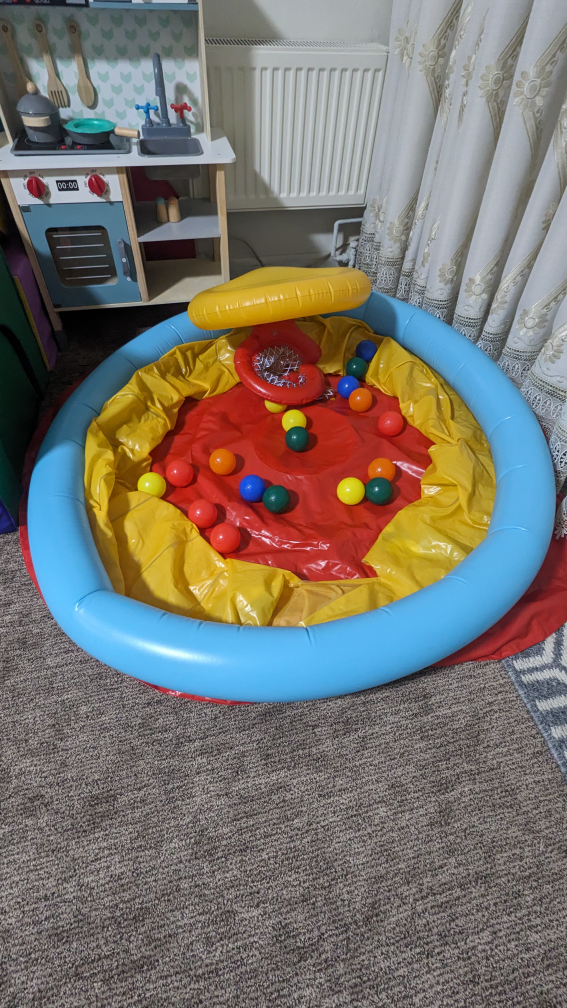 Little Tikes Slam Dunk Inflatable Ball Pit