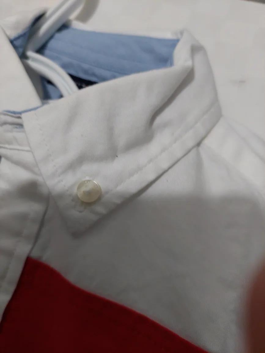 NEW- Tommy Hilfiger Boys' Colour-Block Oxford Shirt  NWT image indicator(6)