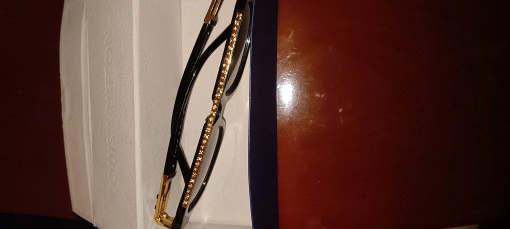 Louis Vuitton Sunglasses Z1801E image indicator(4)