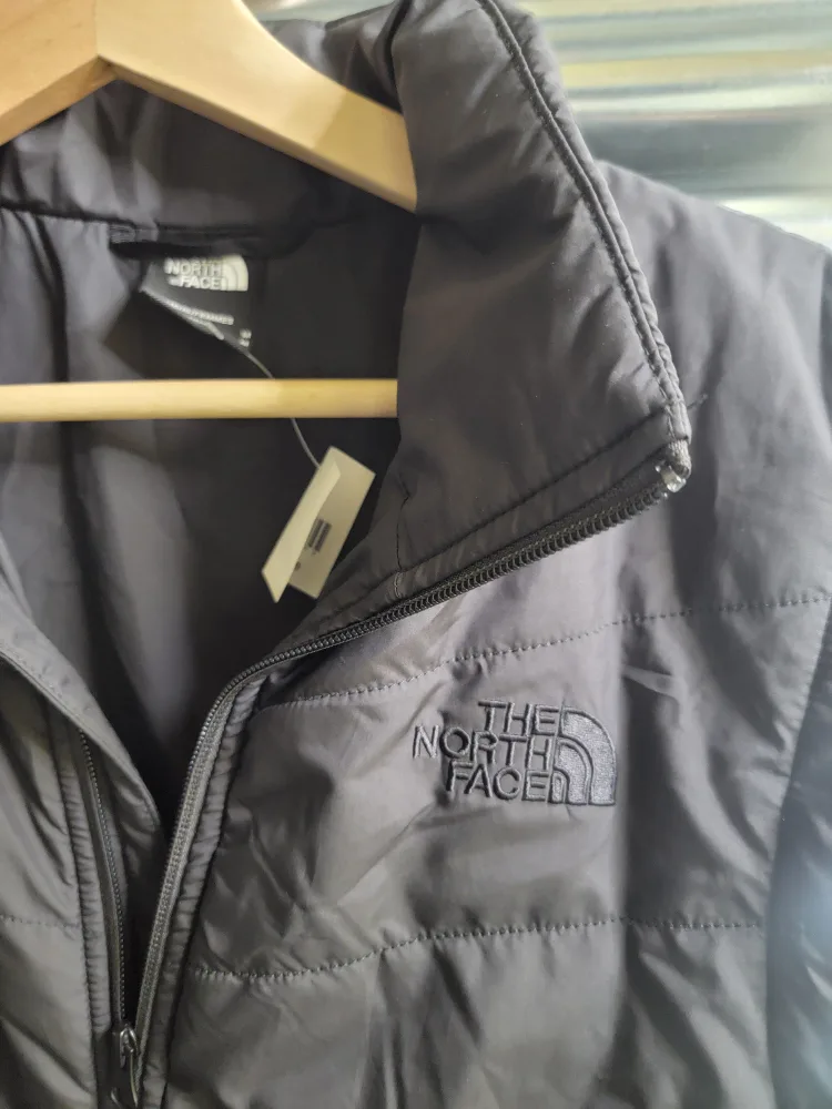 The North Face womens Black insulated vest image indicator(2)