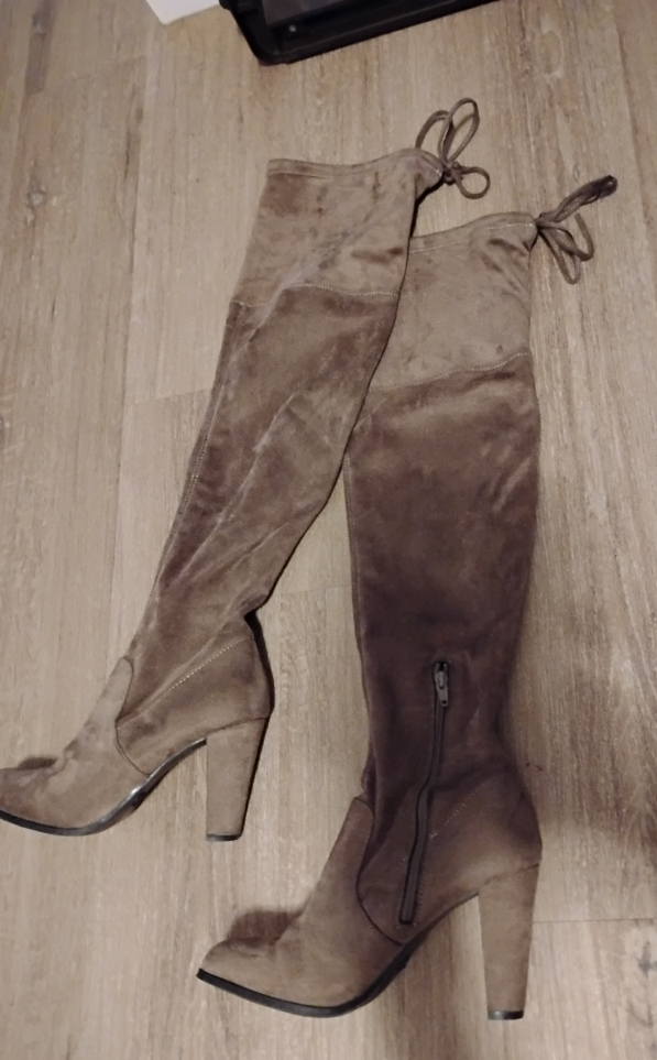 Over-the-knee Suede Boots