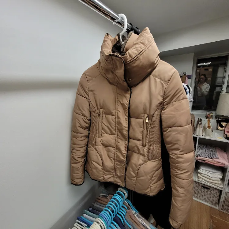 FREE Zara Basic Puffer Jacket - Size XS image indicator(2)