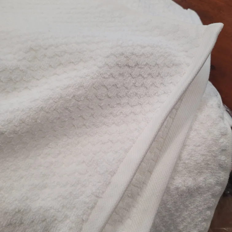 Amazon Basics Odor Resistant Textured Bath Towels - 4 Pack image indicator(3)