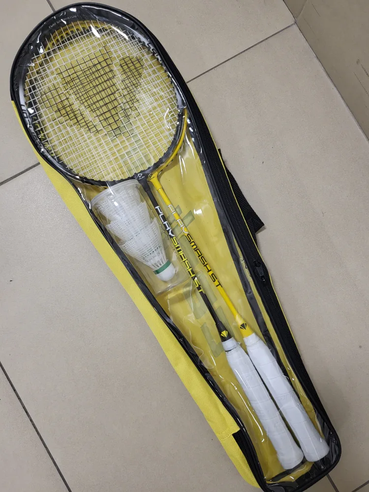 Carlton PlaySmash Badminton Racquet Set with Carry Case image indicator(2)