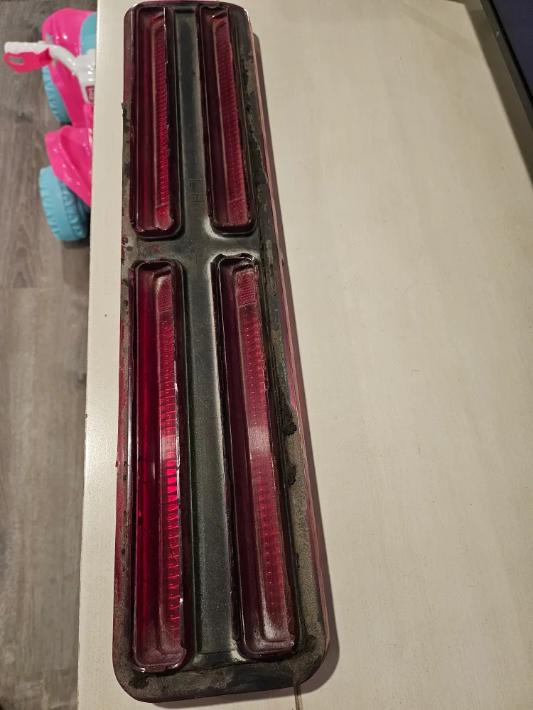 67 GTO REAR TAILIGHT LENSE LH image indicator(3)