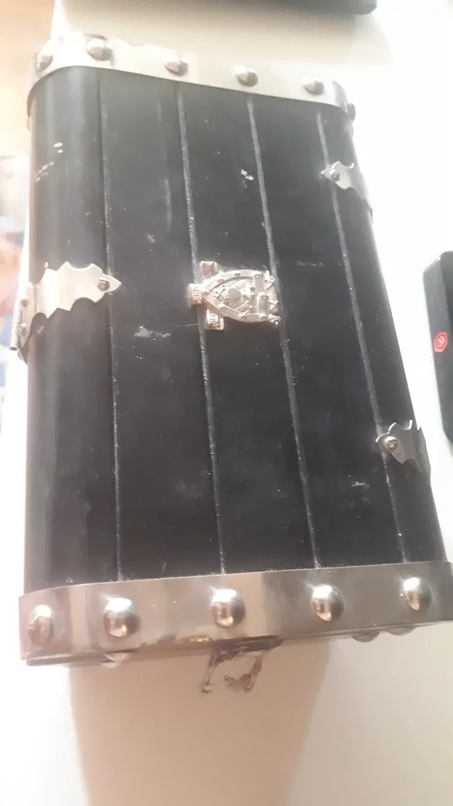 Vintage Small storage (treasure) box💚 image indicator(2)