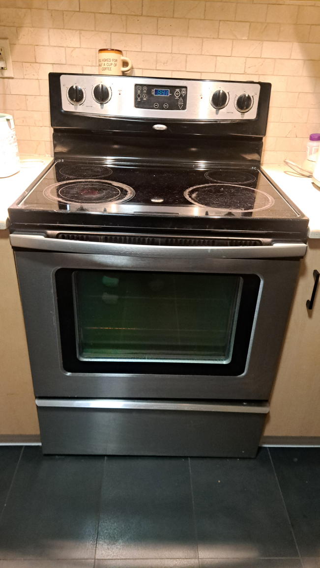 Whirlpool Electric Range - Black and Stainless Steel - photo 4