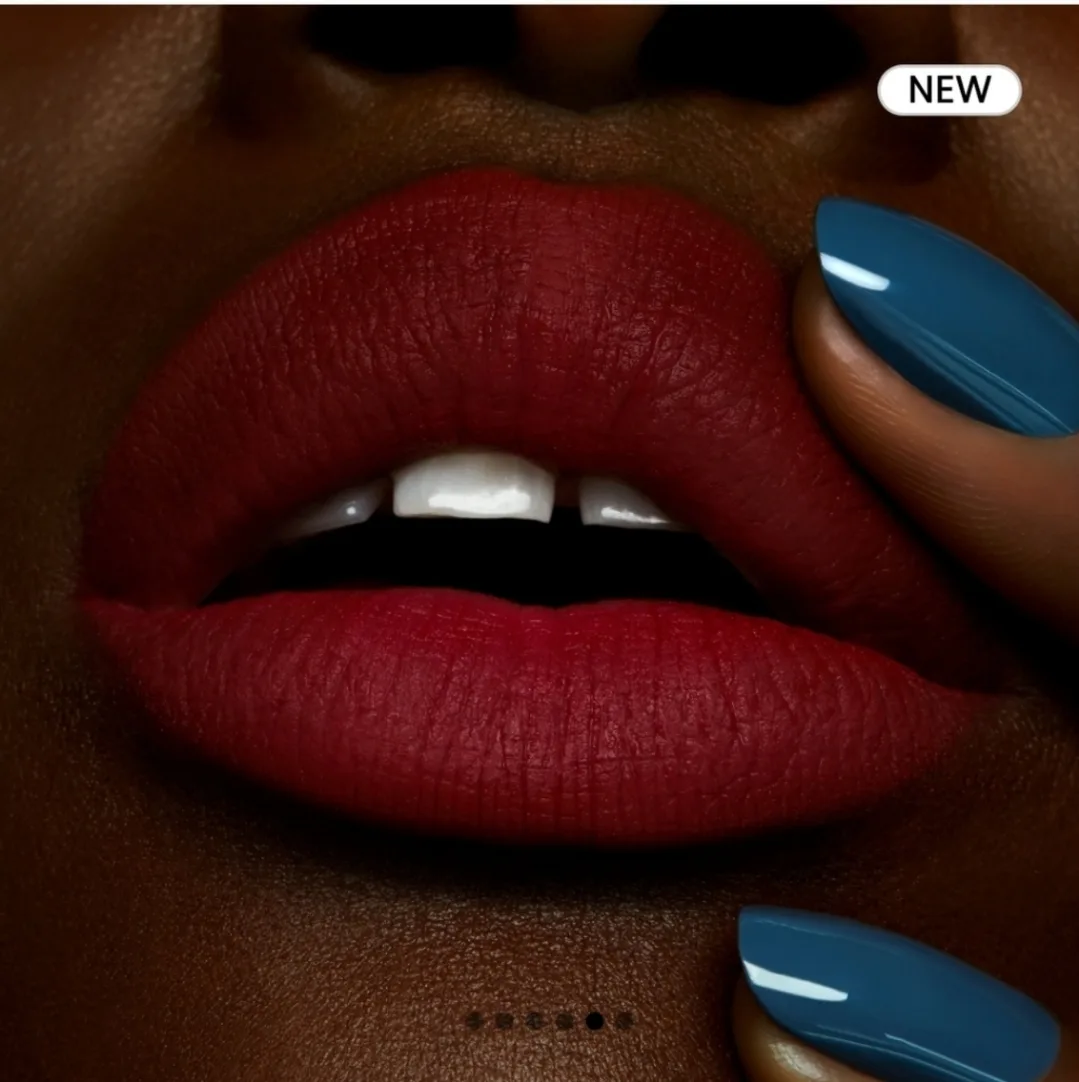 MAC Powder Kiss Liquid Lipcolour - Fashion Emergency image indicator(5)