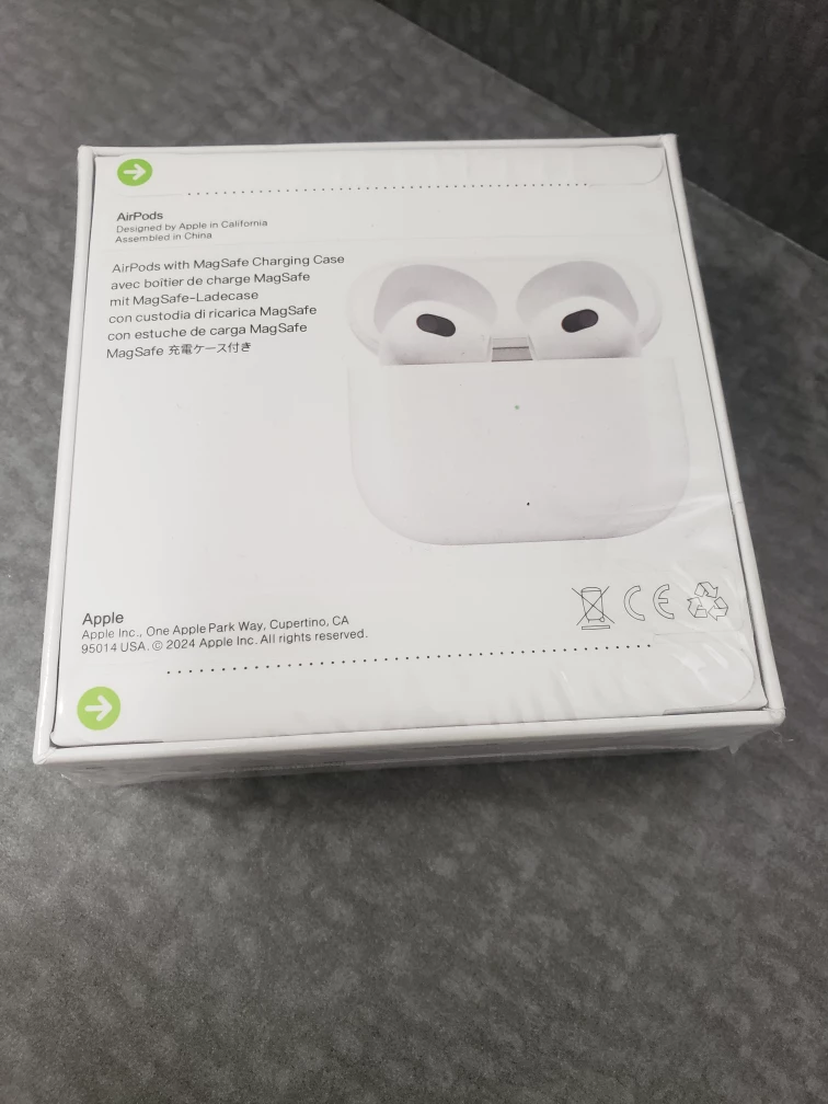 New Apple AirPods (3rd generation) with MagSafe Charging Case - photo 3