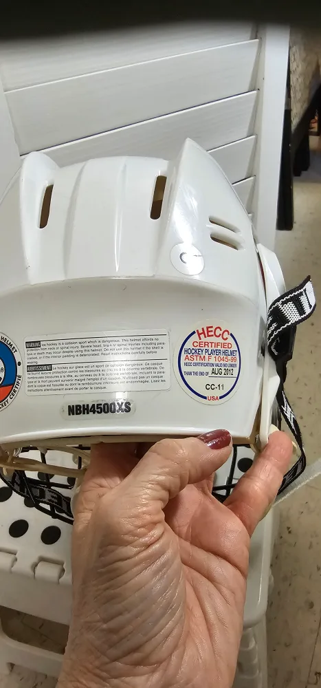 Type 2 Bauer Hockey Helmet with Cage - XS 51-54 cm image indicator(7)