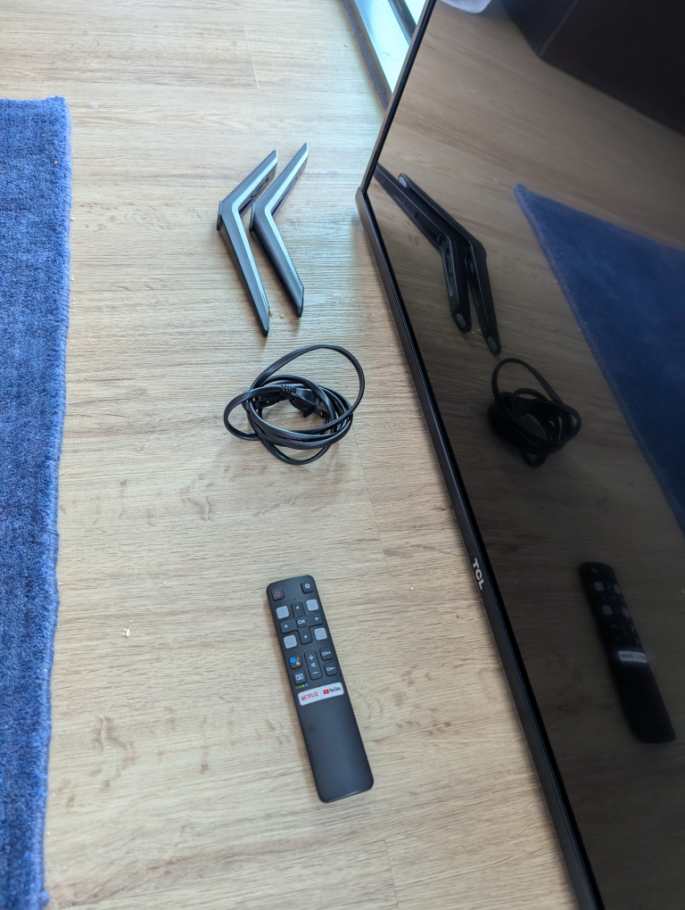 📺 TCL 43" Smart TV – Good Condition, Ready to Use! - photo 3