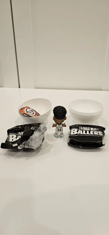 NBA BALLERS GIANNIS ANTETOKOUNMPO HOME JERSEY image indicator(2)