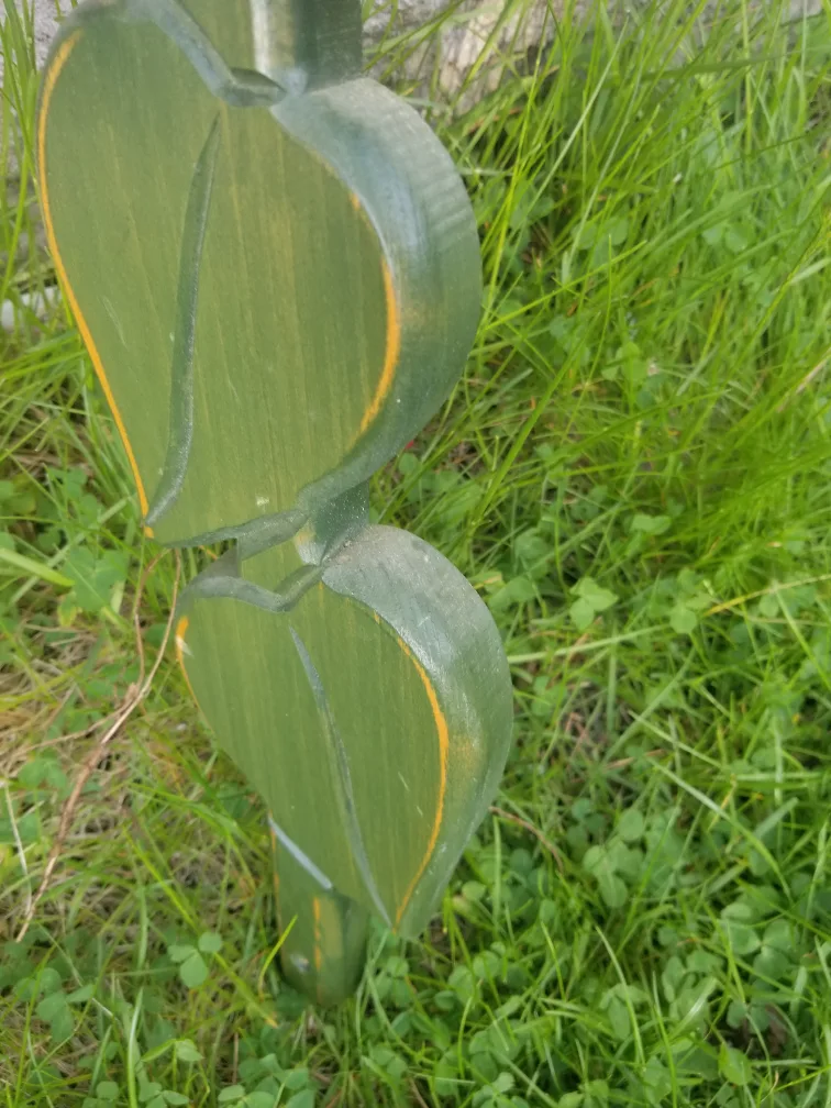 Handcrafted Wooden Bird and Sunflower Garden Decor image indicator(7)