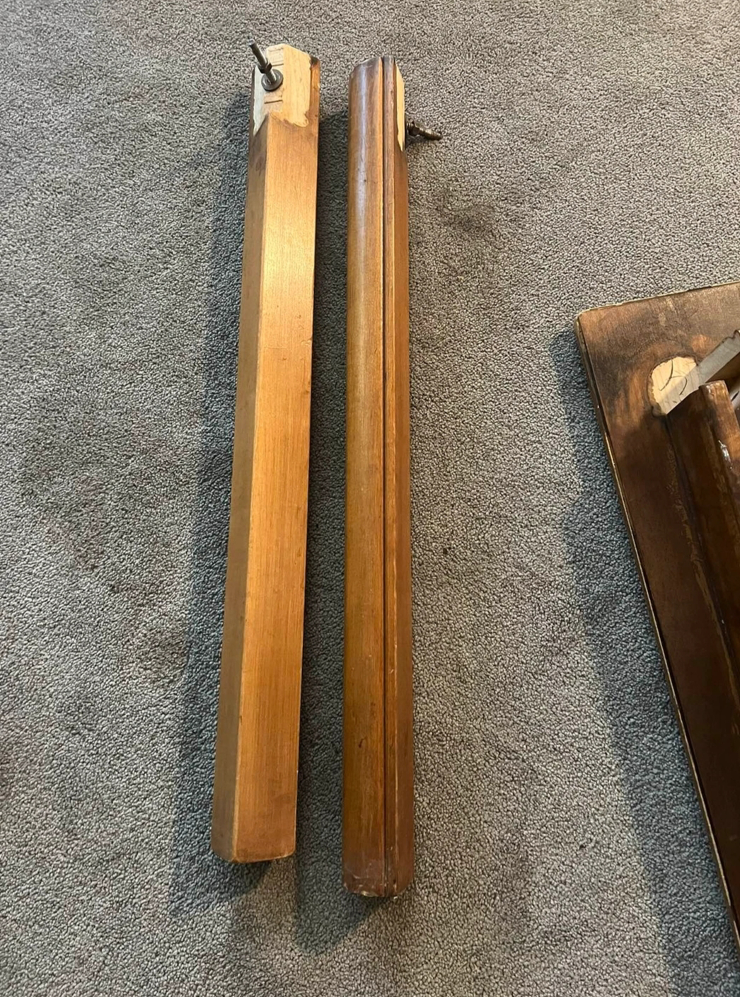 Sturdy wooden computer table- 40x40x30 inches - photo 4