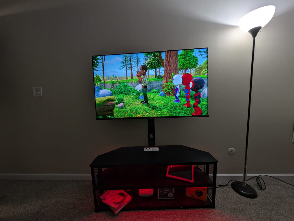 Hisense 50" Clase R6 4K UHD Roku Smart TV (50R603ON, Model 2024)