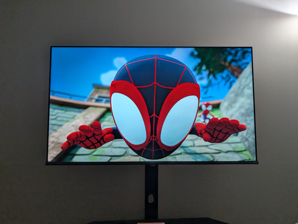 Hisense 50" Clase R6 4K UHD Roku Smart TV (50R603ON, Model 2024) - photo 2