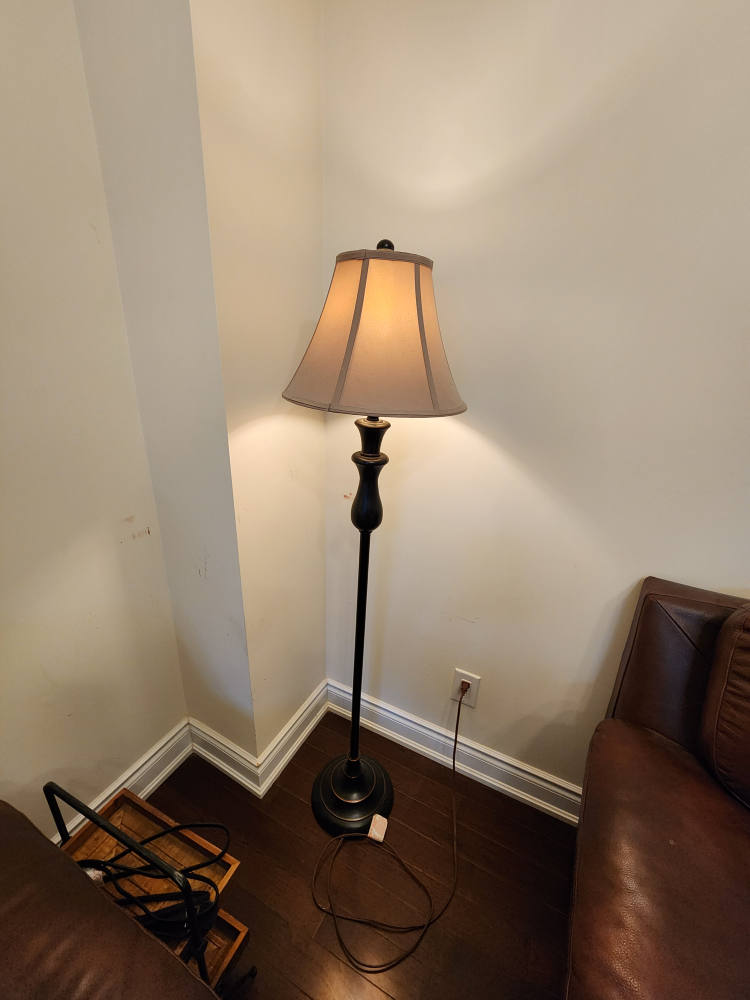 Elegant 3 lamps ( 1 Floor & 2 Table Lamps with Beige Shade) - photo 2