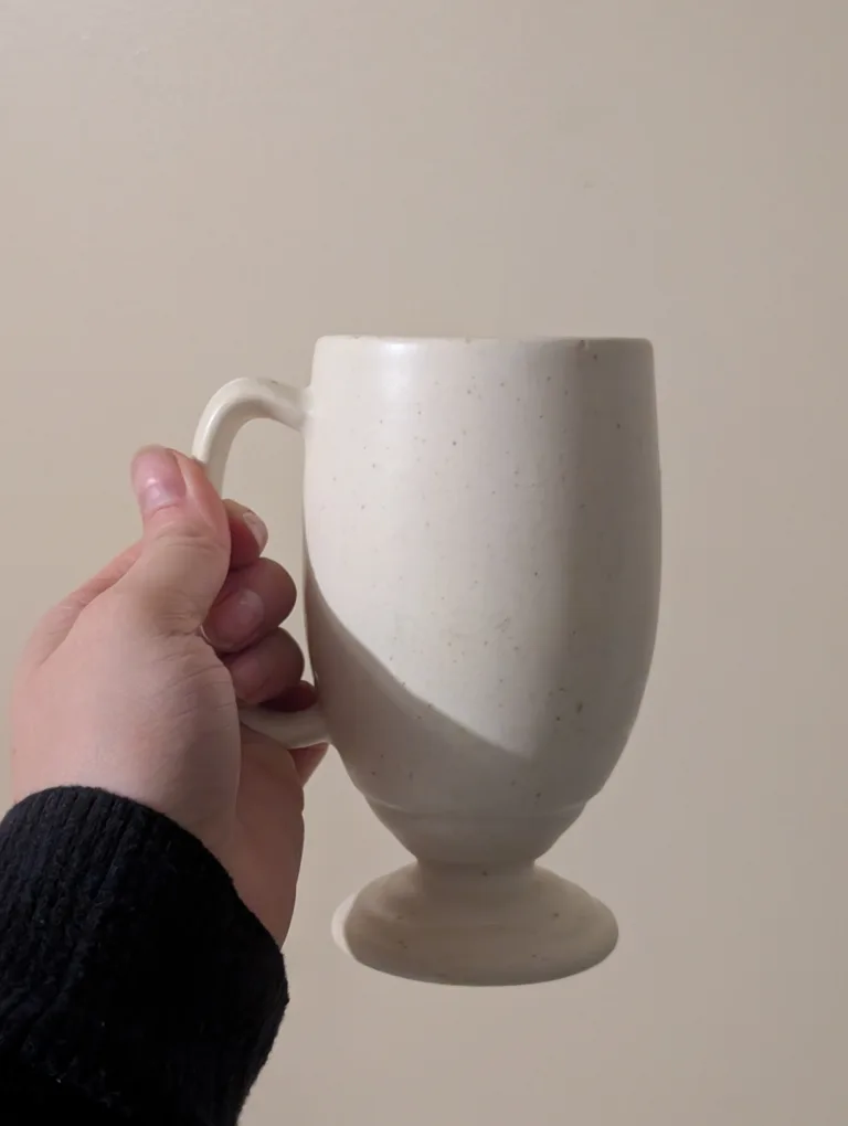 Vintage CMG England Pedestal Mug image indicator(3)