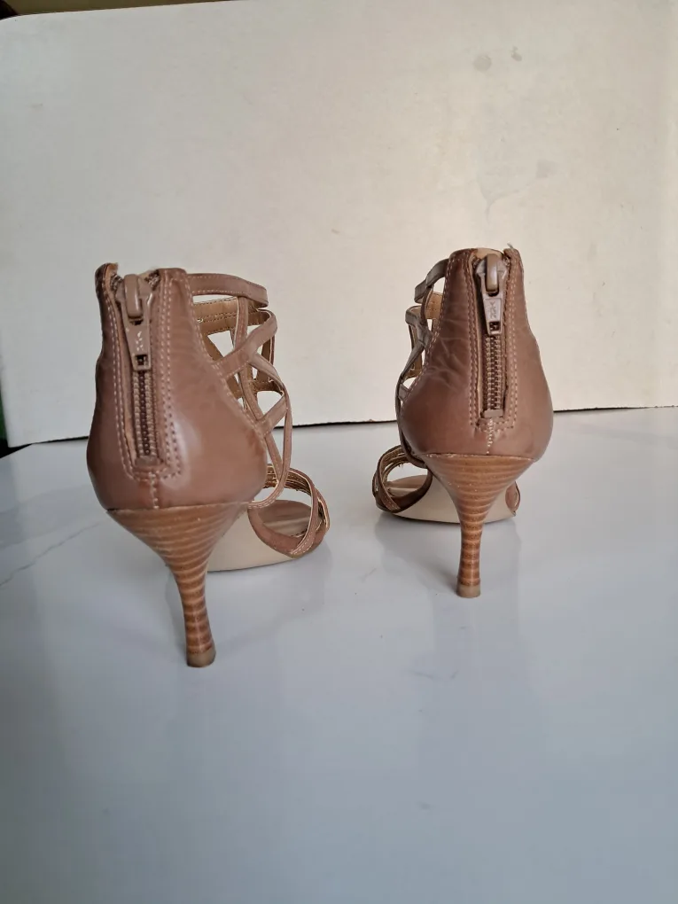 Nine West Women's Brown Cage Sandals Size 4M image indicator(2)