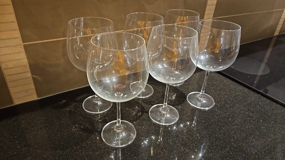 Set of Six Wine Glasses - photo 2