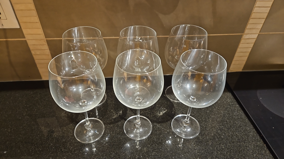 Set of Six Wine Glasses - photo 3