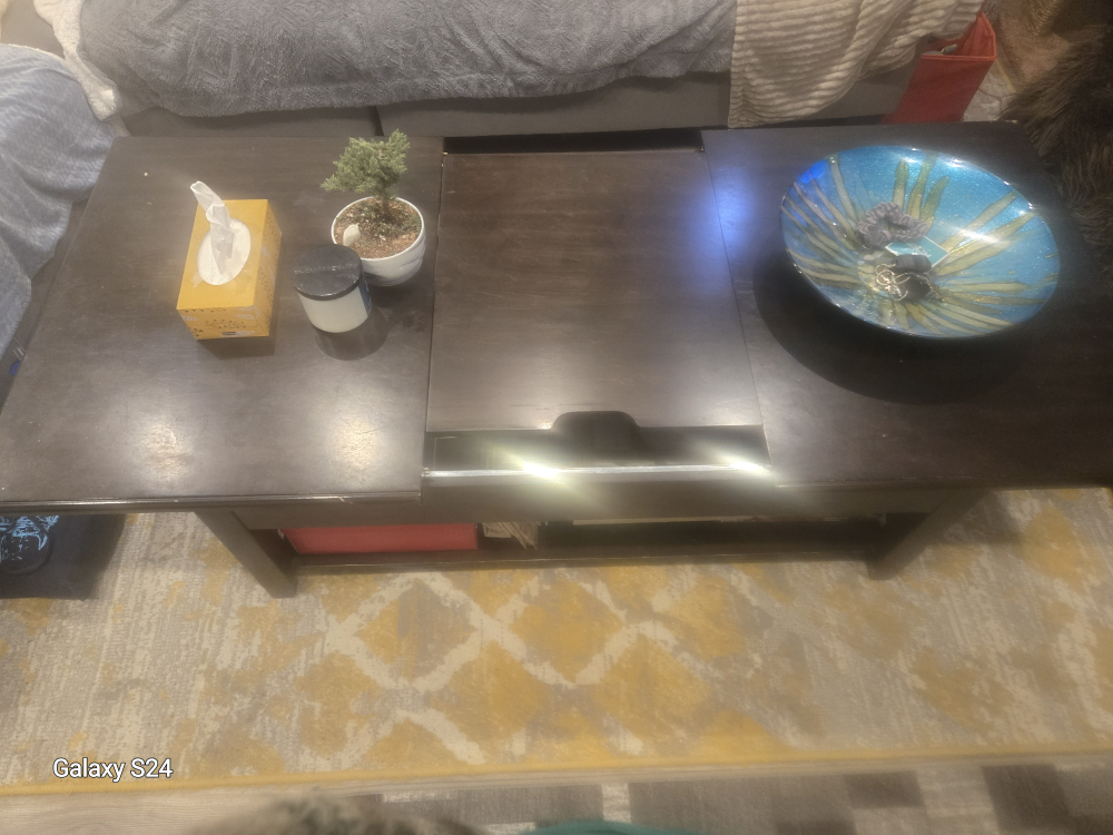 solid wood coffee table. - photo 4