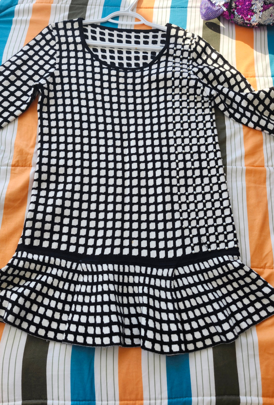 Women's Black and White Patterned Sweater Dress