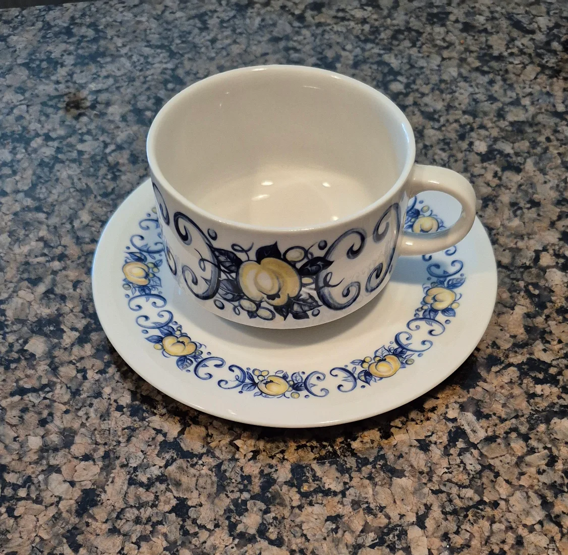 Villeroy & Boch vintage CADIZ porcelain,  67 pieces set image indicator(5)